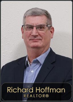 Richard Hoffman, Agent for CENTURY 21 RiverStone located in the Priesr River Office Richard Hoffman, Agent for CENTURY 21 RiverStone located in the Priesr River Office