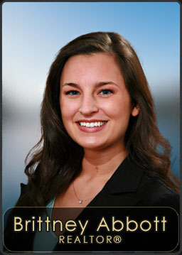 Brittney Abbott Agent for Century 21 RiverStone located in Ponderay, Idaho