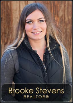 Brooke Stevens, Agent for CENTURY 21 RiverStone located in the Sandpoint Office