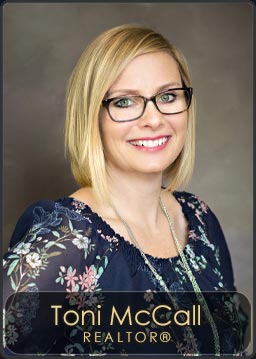 Debbie Ferguson, Agent for Century 21 RiverStone located in the Sandpoint Office